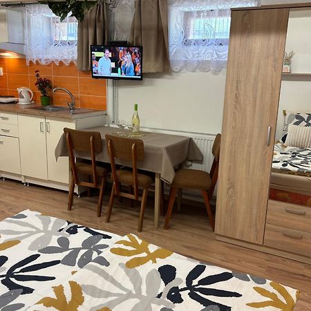 Apartmanovy Dom Grand Štúrovo Esterno foto