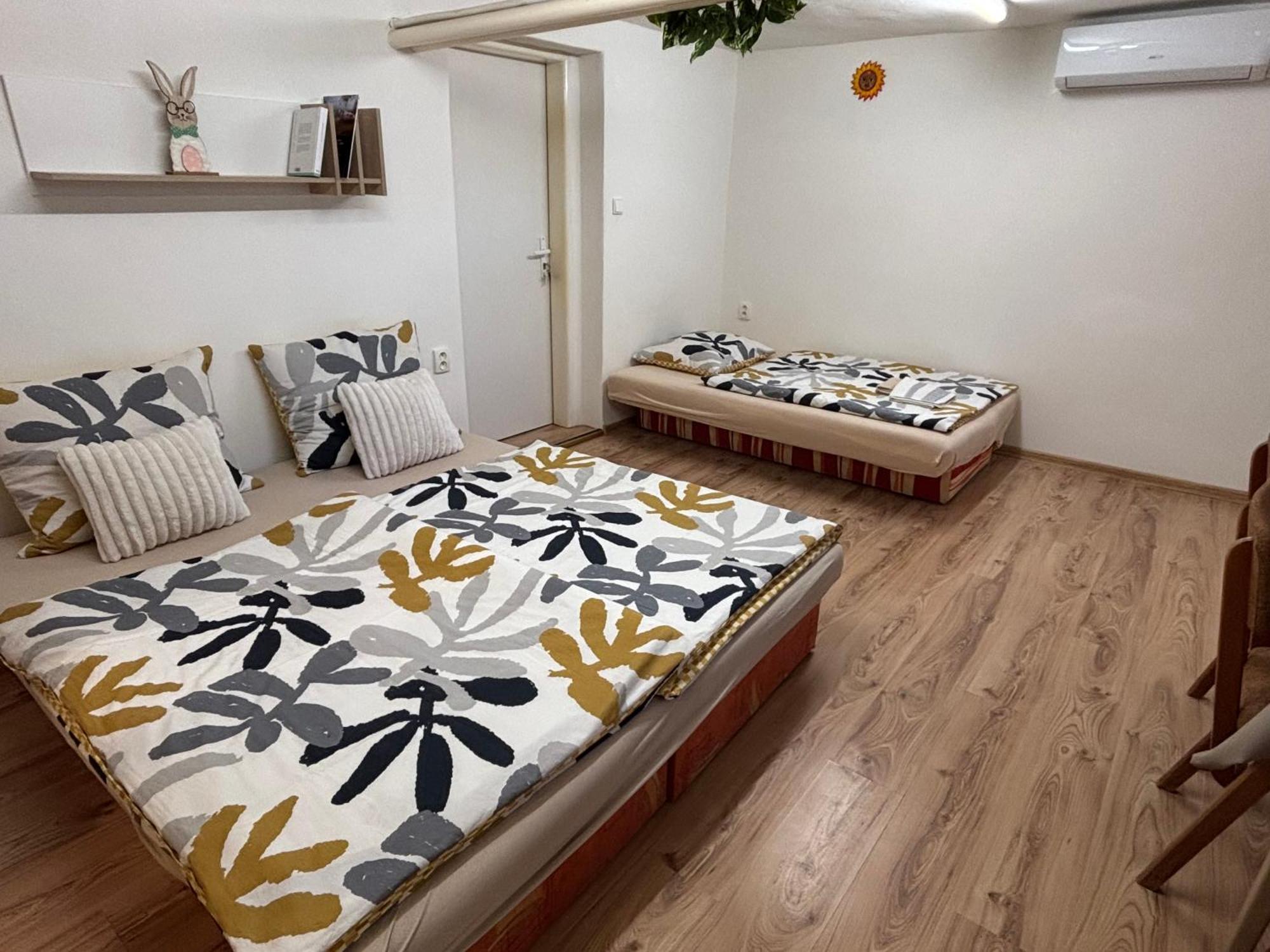 Apartmanovy Dom Grand Štúrovo Esterno foto