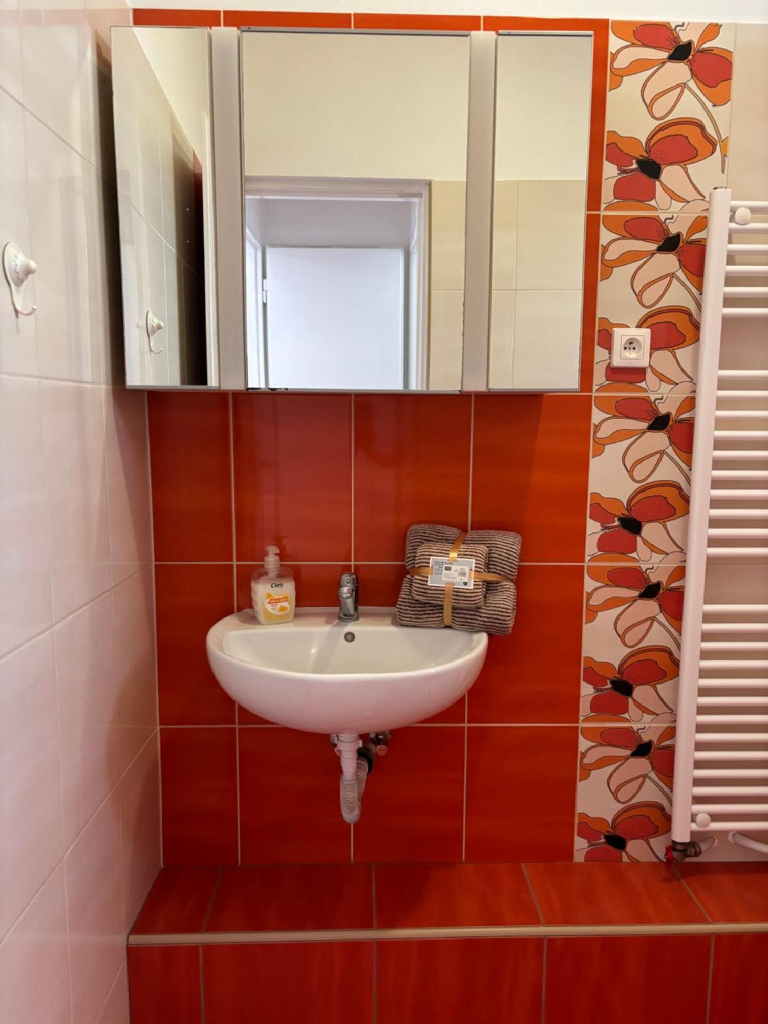 Apartmanovy Dom Grand Štúrovo Esterno foto
