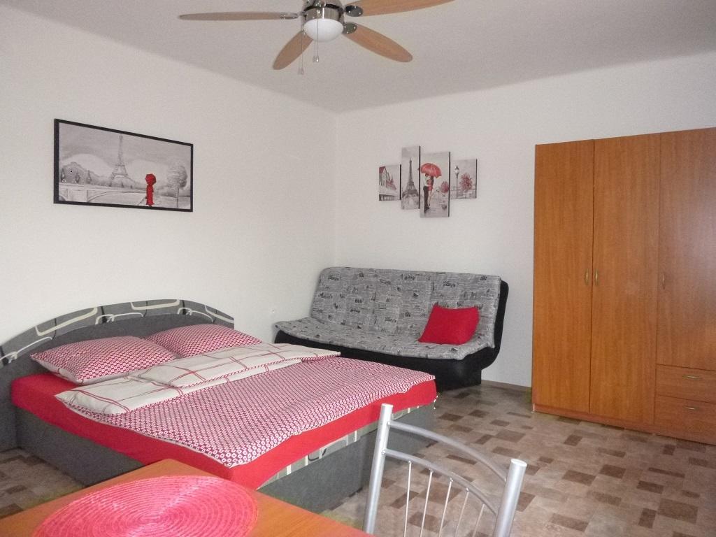 Apartmanovy Dom Grand Štúrovo Esterno foto