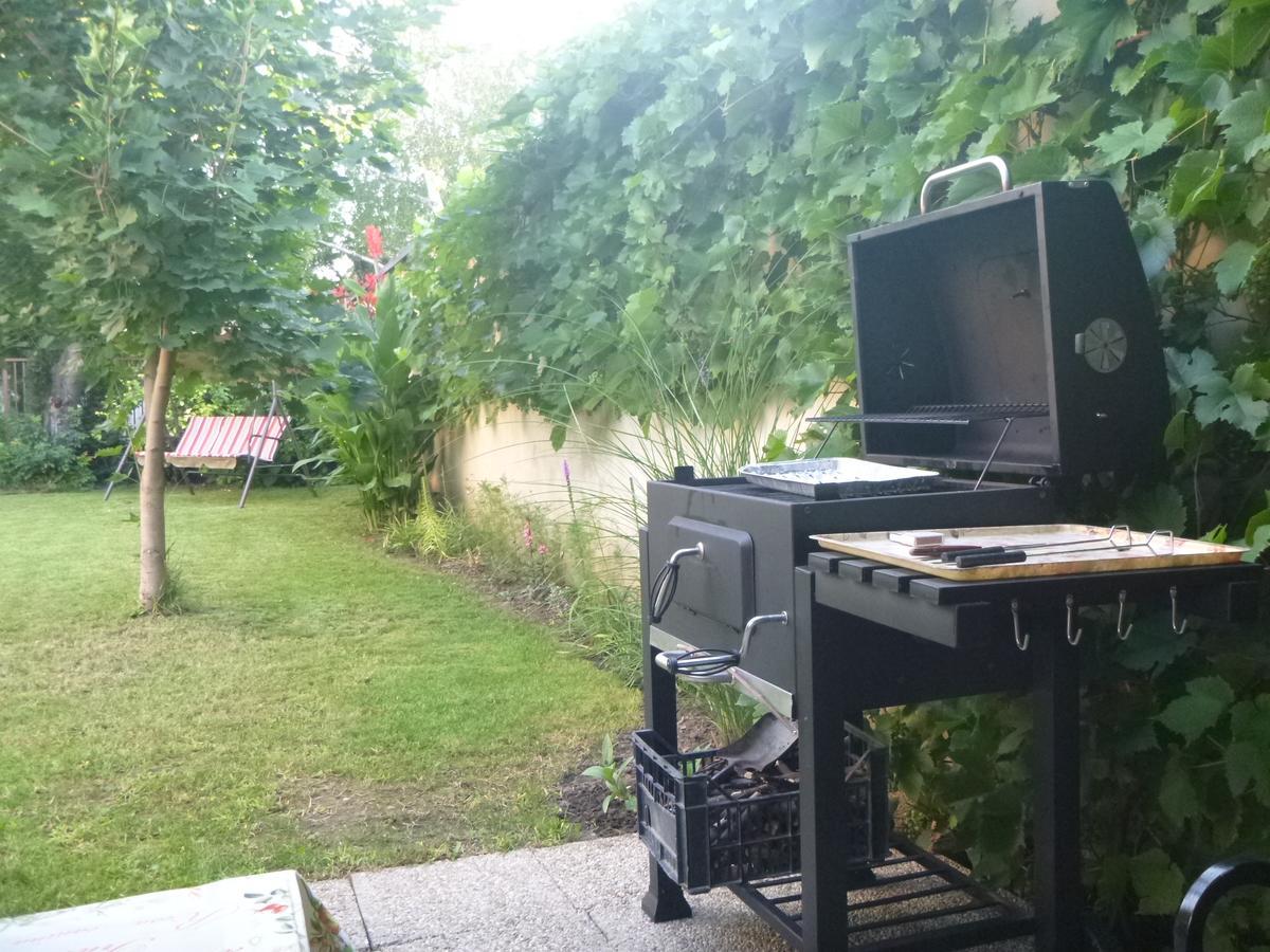 Apartmanovy Dom Grand Štúrovo Esterno foto