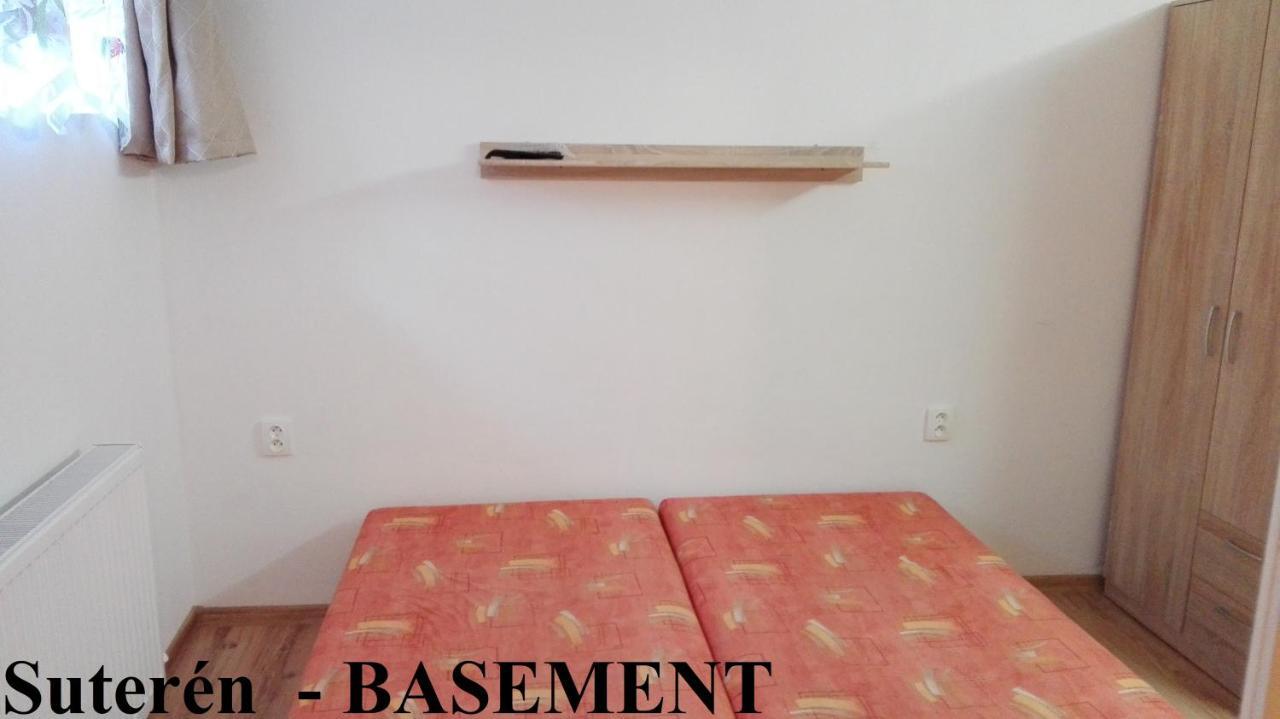 Apartmanovy Dom Grand Štúrovo Esterno foto