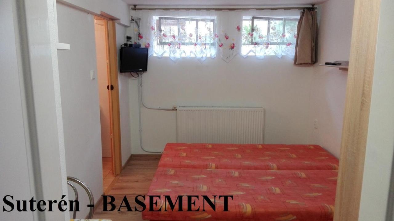 Apartmanovy Dom Grand Štúrovo Esterno foto